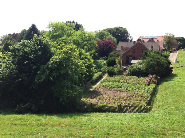 Norden: hinter dem Deich