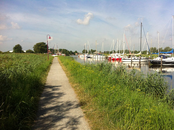 Varel: immer noch am Kanal entlang