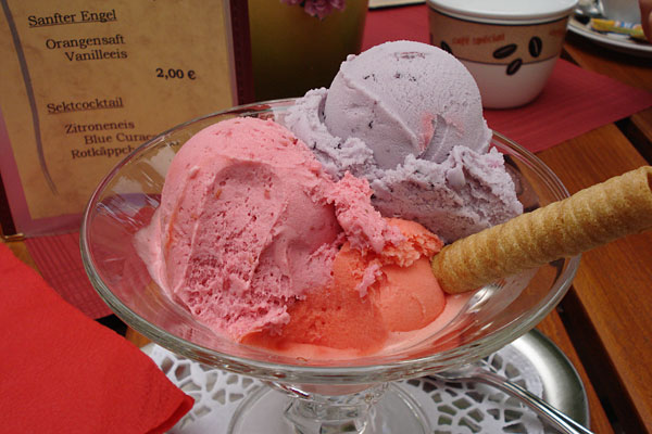 Pause in Freyburg an der Unstrut - Eis statt Rotkppchensekt